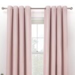 ผ้าม่านหน้าต่าง ผ้าลายกระสอบแบบเจาะห่วงตาไก่ สีชมพูอ่อน ก.110 ย.150 cm.